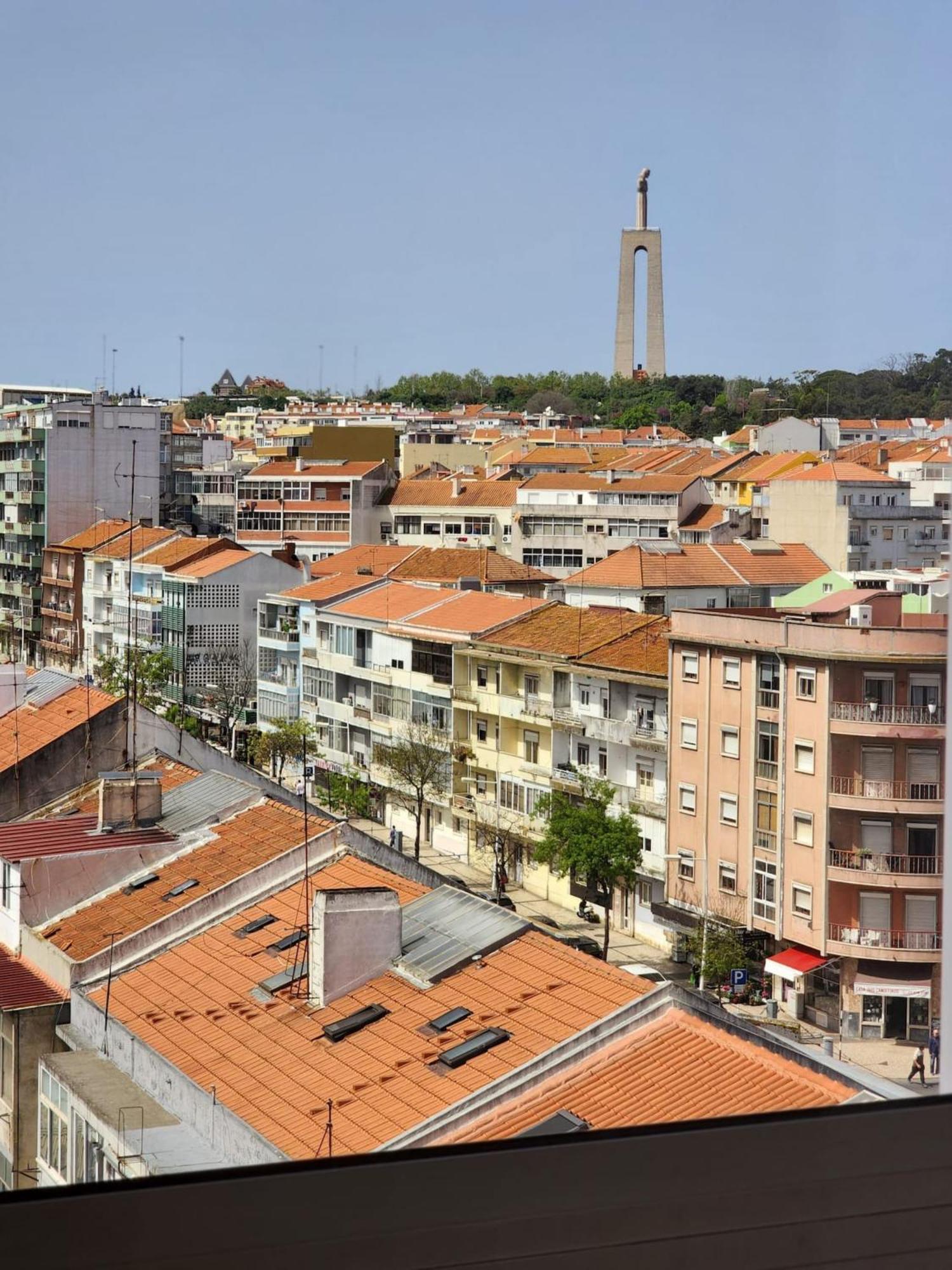 Cozy Apartment In Central Almada W Swing Chairs Exterior photo