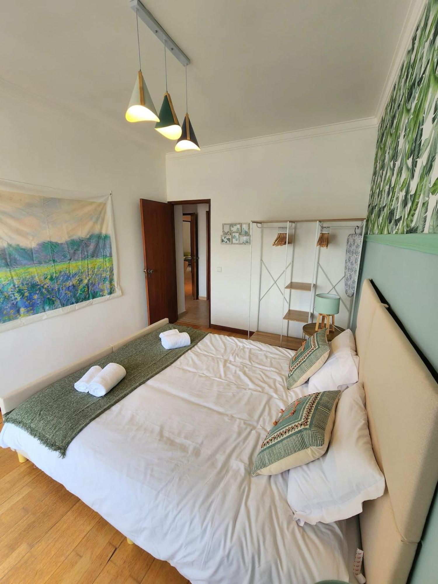 Cozy Apartment In Central Almada W Swing Chairs Exterior photo