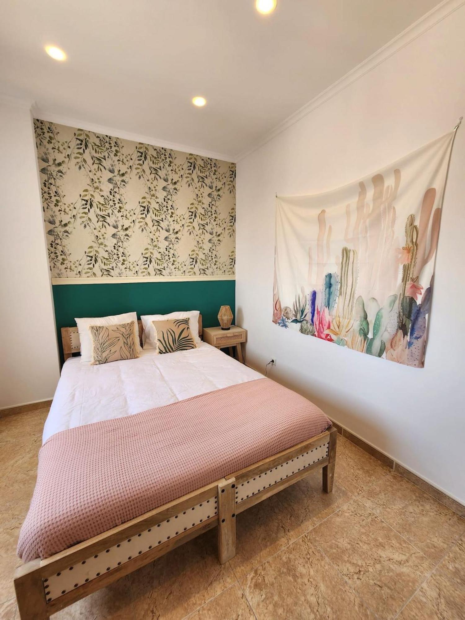 Cozy Apartment In Central Almada W Swing Chairs Exterior photo
