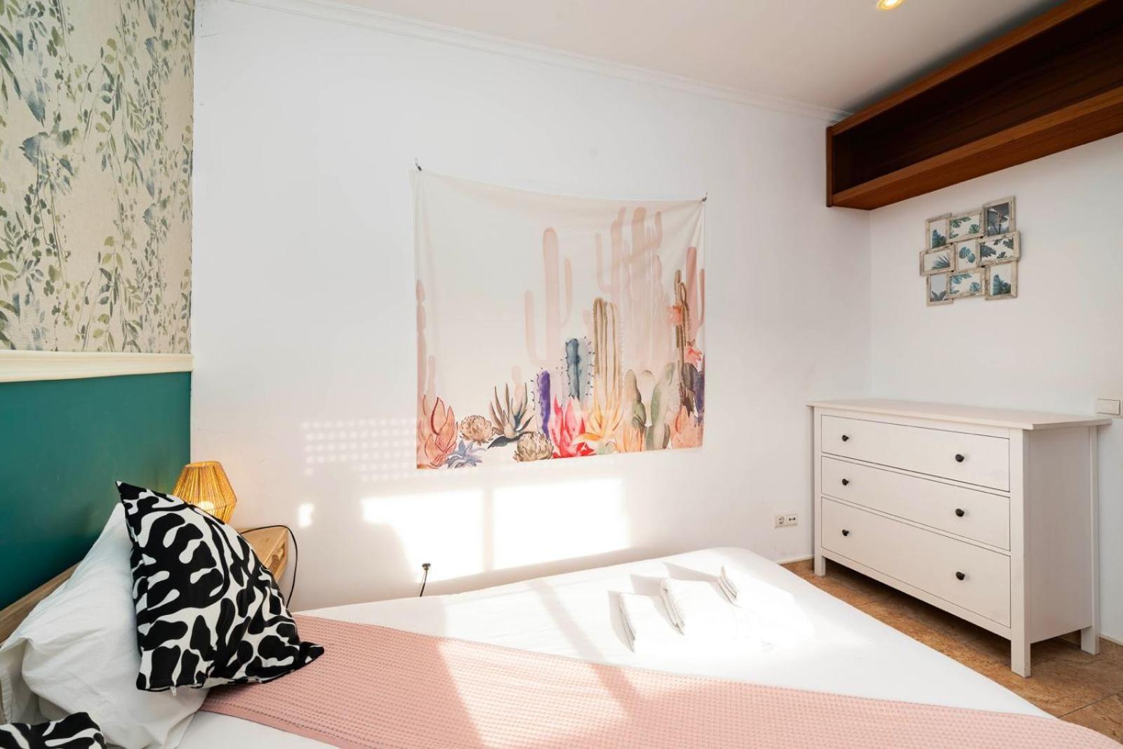 Cozy Apartment In Central Almada W Swing Chairs Exterior photo